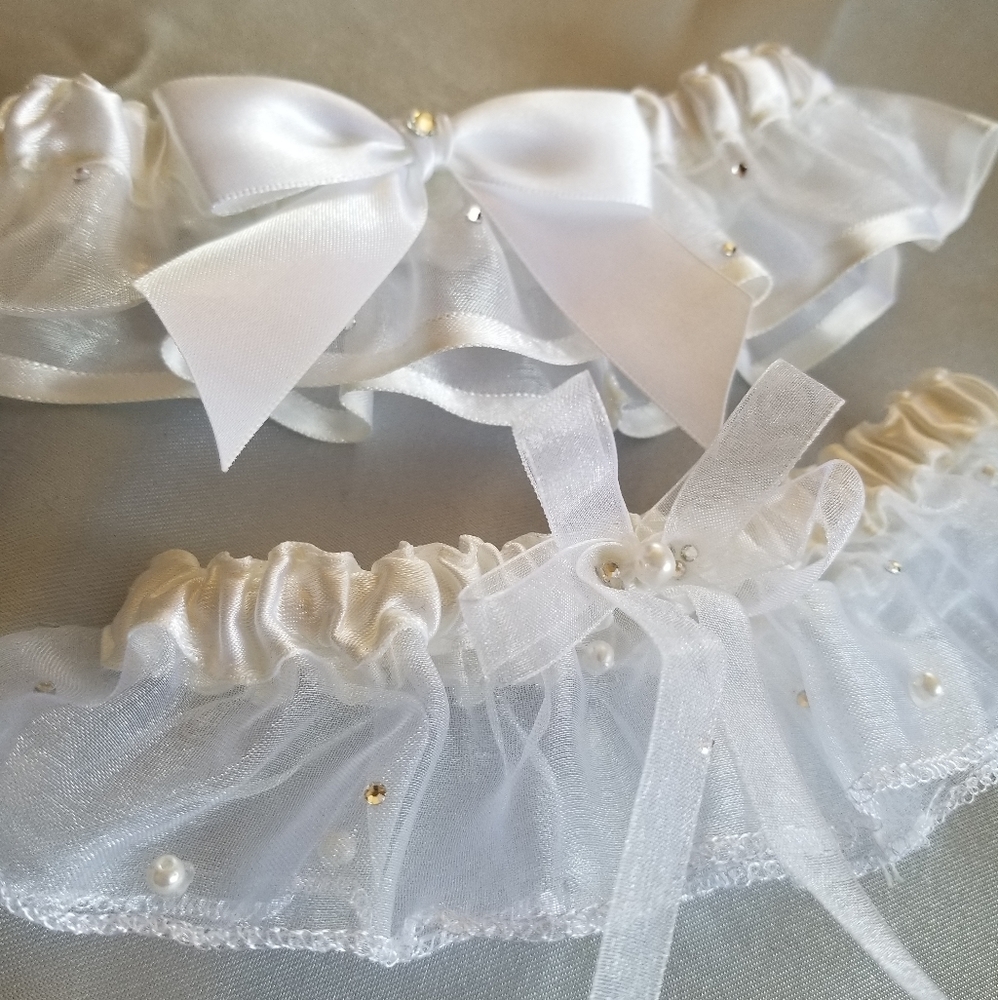 2 PC White Rhinestone/Pearl Garter Set - Picture 6 of 7